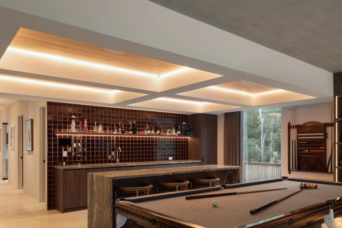 El Fin billiards lounge