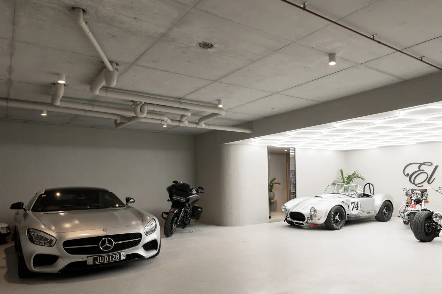 El Fin garage